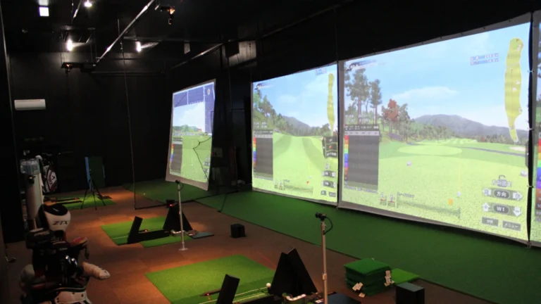 X-GOLF倶楽部 オーキッドコートの店内